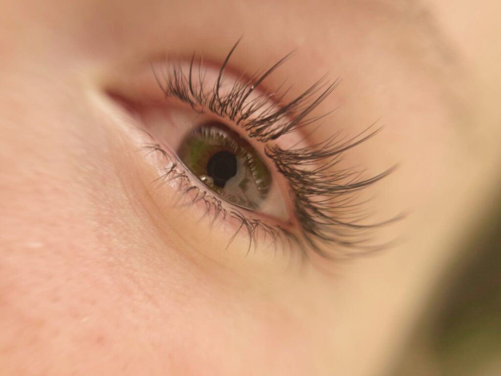 Przedłużanie dolnych rzęs w ANSTY Lashes & Beauty Bar Warszawa Mokotów